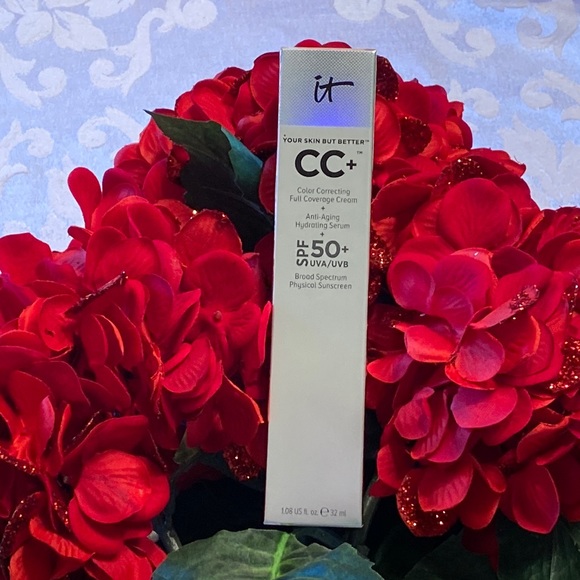it cosmetics Other - Last One! It Cosmetics CC+ Cream Neutral Medium